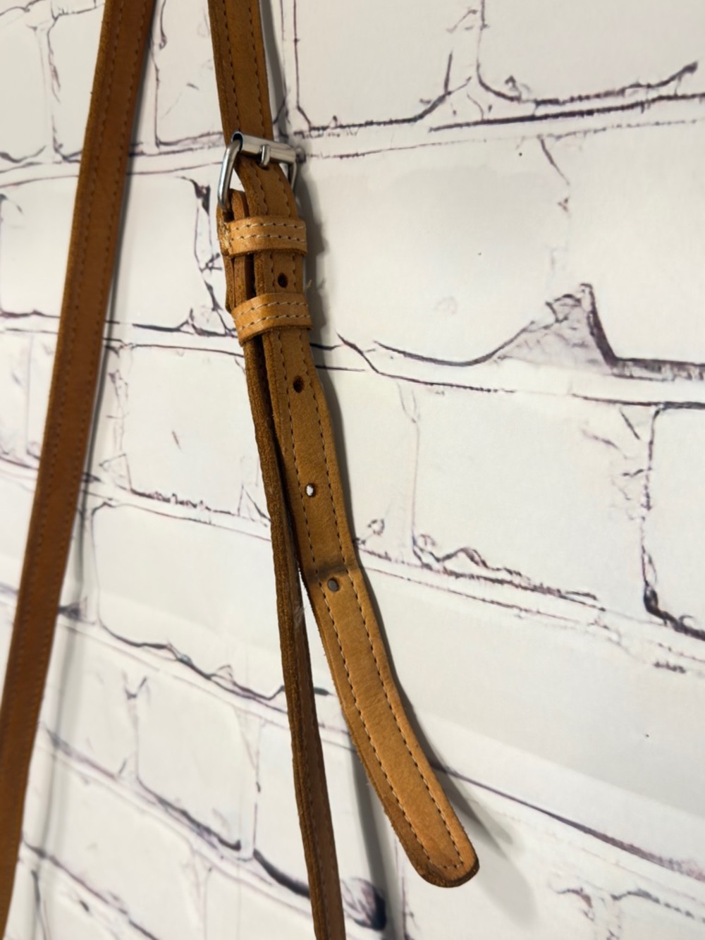 VINTAGE AMERICAN WEST LEATHER TOOLED BUCKLE DETAIL SHOULDERS CROSSBODY BAG TAN - Picture 6 of 15